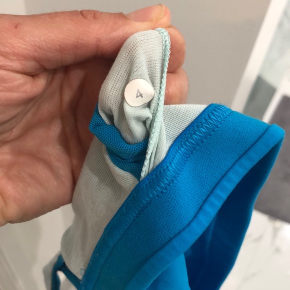 Great condition Lululemon sports bra - Picture 4 of 4